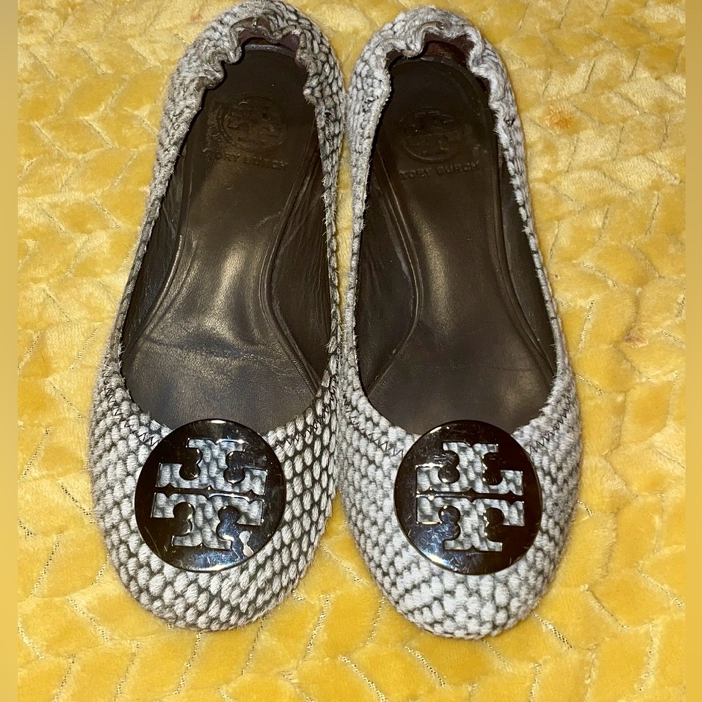 Tory Burch REVA Grey Pony Flats Sz7.5 - Picture 6 of 8